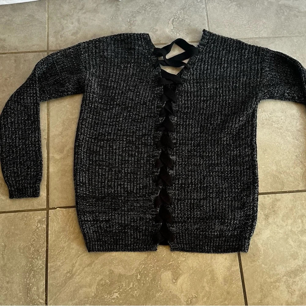So Women’s Black V-Neck Relaxed Fit, Goth,Grunge,Cozy
